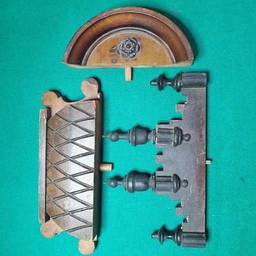 Zdjęcie oferty: Drewniane elementy do koron zegarów 3 sztuki