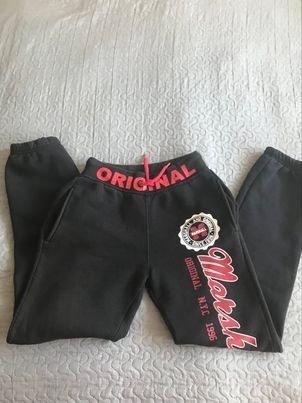 Zdjęcie oferty: Spodnie dresowe  chłopięce czarne MARSHALL roz S