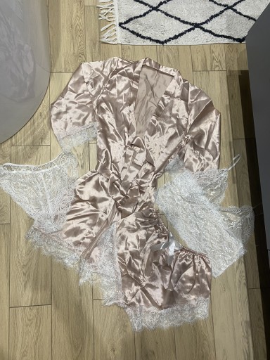 Zdjęcie oferty: Komplet piżama szlafrok