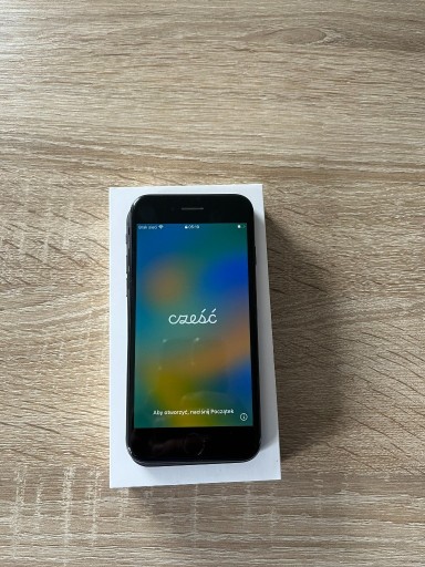 Zdjęcie oferty: iPhone SE2020 64GB