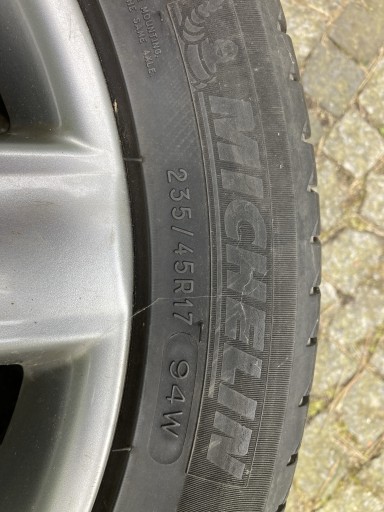 Zdjęcie oferty: 1x michelin primacy 3 235 45 17 94W 4mm