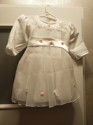 Zdjęcie oferty: Sukienka i czapeczka biała 62 cm chrzest wesele 