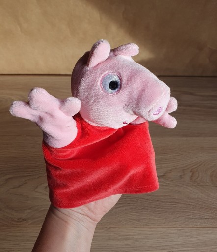 Zdjęcie oferty: Pacynka na rękę świnka Peppa