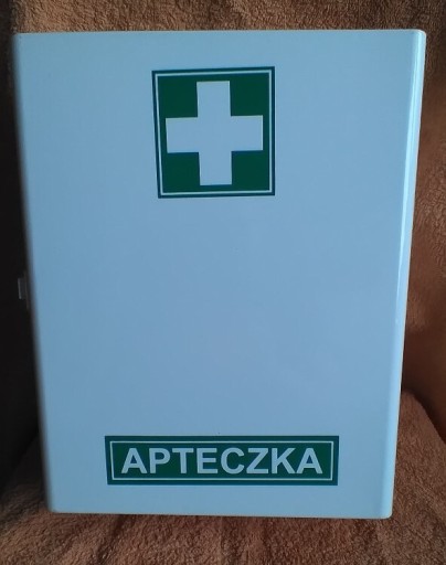 Zdjęcie oferty: Apteczka metalowa