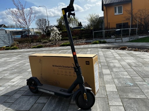 Zdjęcie oferty: Hulajnoga Xiaomi Mi Electric Scooter Essential