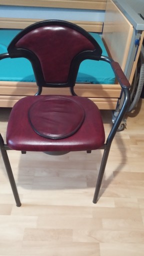Zdjęcie oferty: Krzesło toaletowe, tapicerowane, fotel sanitarny