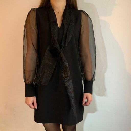 Zdjęcie oferty: Sukienka z tiulowymi rękawami S czarna 