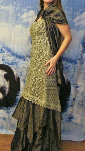 Zdjęcie oferty: Suknia wieczorowa na bal / studniówkę koronkowa