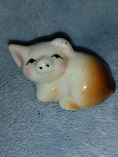 Zdjęcie oferty: Porcelanowa stara urocza figurka świnka