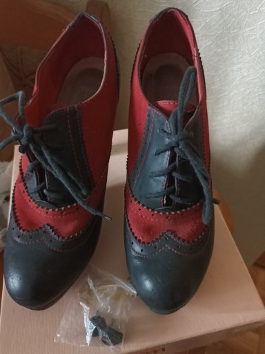 Zdjęcie oferty: Buty na obcasie 