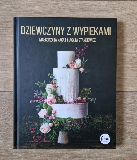 Zdjęcie oferty: Dziewczyny z wypiekami M. Nagat