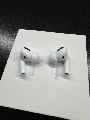 Zdjęcie oferty: Słuchawki douszne APPLE AirPods