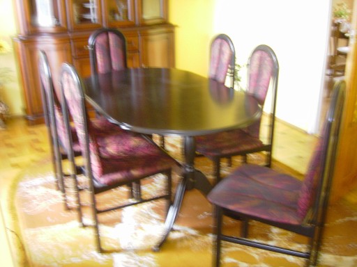 Zdjęcie oferty: 6 krzeseł oraz owalny stół rozkładany