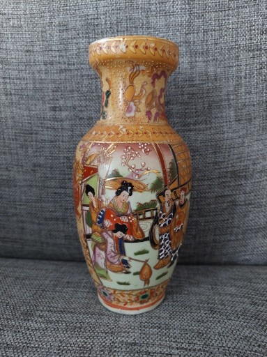 Zdjęcie oferty: OZDOBNY WAZON CERAMICZNY Z ORIENTALNYMI SCENAMI – UNIKATOWA DEKORACJA