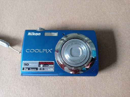 Zdjęcie oferty: Nikon Coolpix aparat kolor niebieski