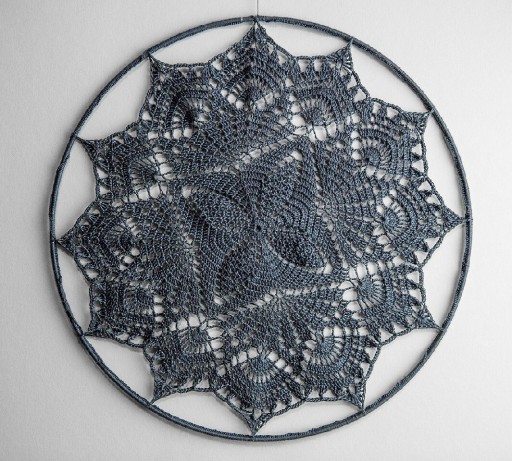 Zdjęcie oferty: Mandala na szydełku szara 35 cm 