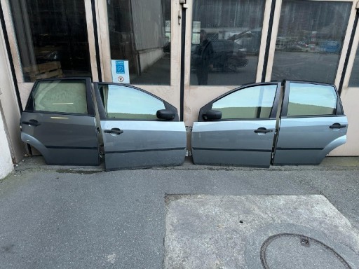 Zdjęcie oferty: Komplet drzwi kompletnych MK6 ford fiesta 