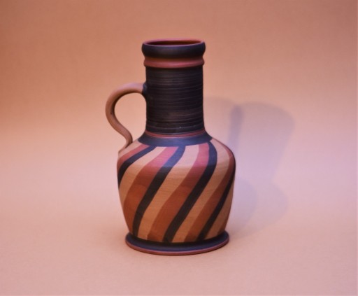 Zdjęcie oferty: Ceramiczny matowy wazon, terakota z uchem