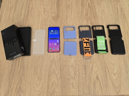 Zdjęcie oferty: Samsung Galaxy Z flip4 8/128gb