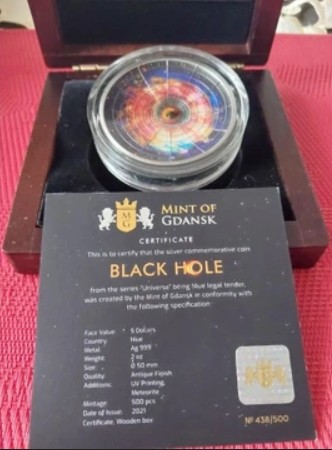 Zdjęcie oferty: Srebrna moneta Black Hole 2 oz z meteorytem