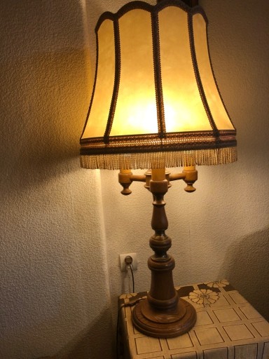 Zdjęcie oferty: Lampa stojąca stołowa, stylowa.
