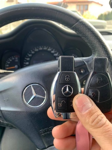 Zdjęcie oferty: kluczyk z pilotem Mercedes rybka