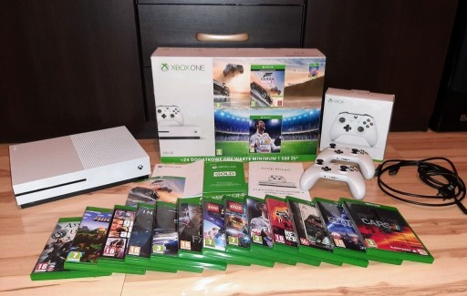 Zdjęcie oferty: XBOX ONE S 500 GB+DODATKI+Gratis