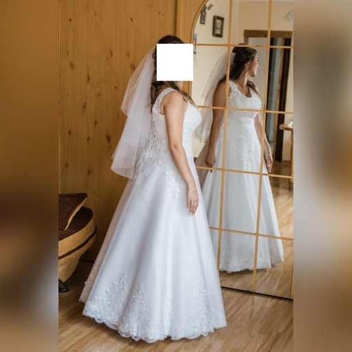 Zdjęcie oferty: Suknia ślubna z brokatem