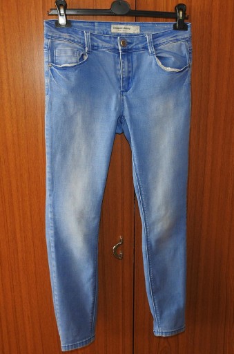 Zdjęcie oferty:  Spodnie damskie jeans Amisu W27