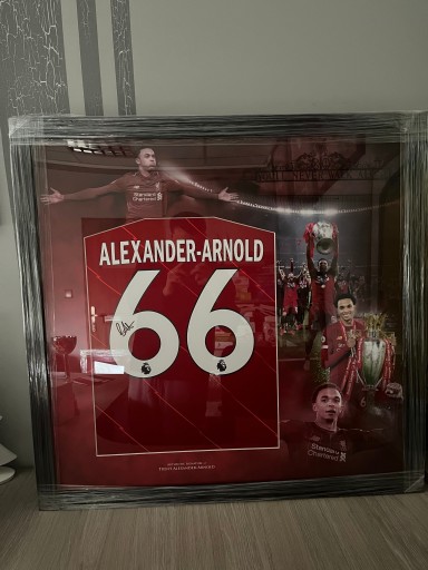 Zdjęcie oferty: Koszulka Autograf Liverpool Trent Alexander Arnold