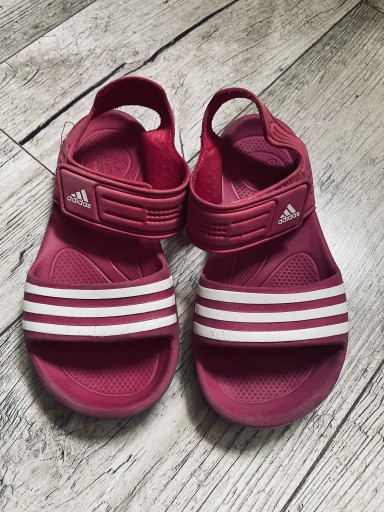 Zdjęcie oferty: Sandały Adidas 33rozm