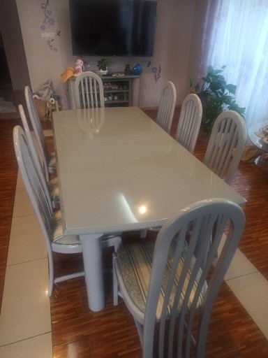 Zdjęcie oferty: Stół z krzesłami zestaw do jadalni lakierowane