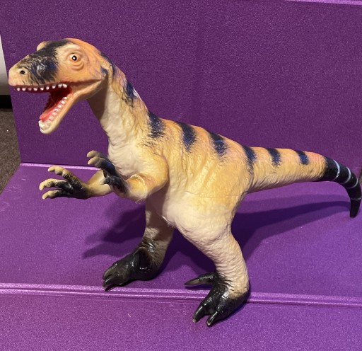 Zdjęcie oferty: Welociraptor figurka gumowy duży 48cm