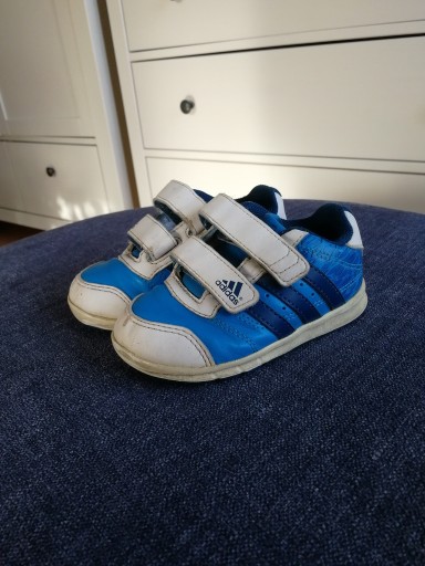 Zdjęcie oferty: Adidaski dziecięce 22