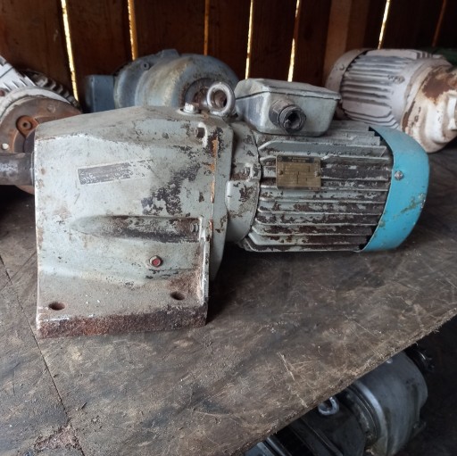Zdjęcie oferty: Motoreduktor prosty 1.5kw 63obr 