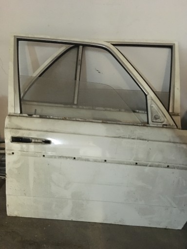 Zdjęcie oferty: Mercedes 123d 1977 - drzwi P/L przód 