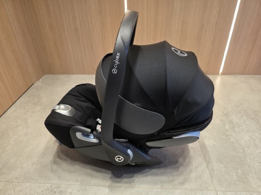 Zdjęcie oferty: Fotelik dla noworodka Cybex Claud Z i-size deep black