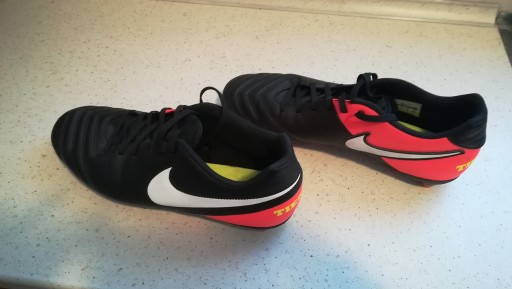 Zdjęcie oferty: Buty korki do piłki nożnej Nike Tiempo 