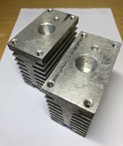 Zdjęcie oferty: Dwa Radiatory aluminiowe z gwintem M20x1,5