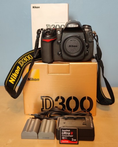 Zdjęcie oferty: Nikon D300 Nikkor 18-55mm 2 baterie Niski Przebieg