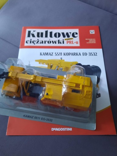 Zdjęcie oferty: kultowe ciezarowki prl kamaz 5511 koparka