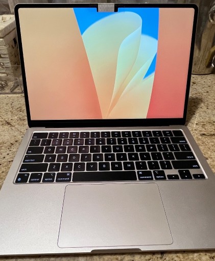 Zdjęcie oferty: MacBook Air M2 256GB jak nowy kolor złoty