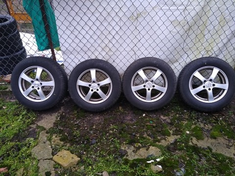 Zdjęcie oferty: 4x opony zimowe 215/65R16 BARUM POLARIS 3