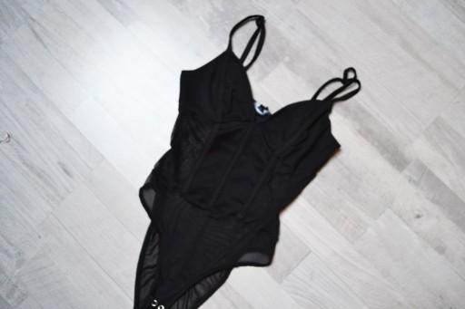 Zdjęcie oferty: Sexy body New Look S prześwitujące boki czarne