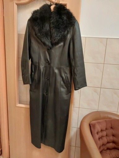Zdjęcie oferty: Płaszcz czarny skórzany jesienno zim na ocieplaczu
