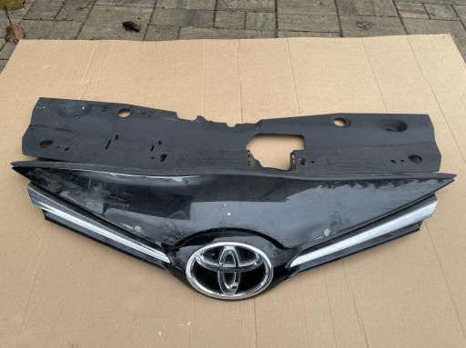 Zdjęcie oferty: Atrapa osłona pasa przedniego Toyota Avensis t27