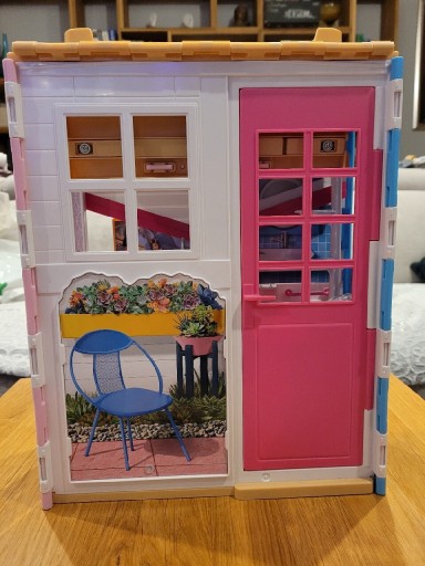Zdjęcie oferty: Rozkładany domek Barbie 