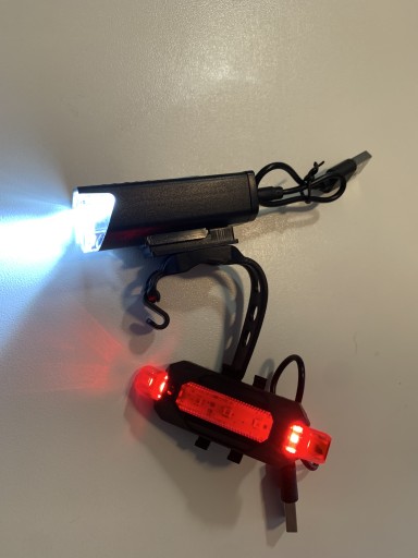 Zdjęcie oferty: Oświetlenie rowerowe przód tył USB