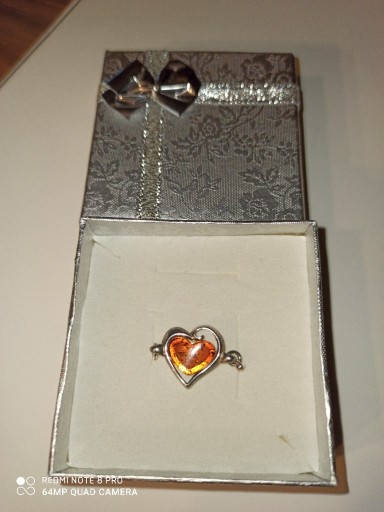 Zdjęcie oferty: Srebrna bransoletka z serduszkiem z bursztynu