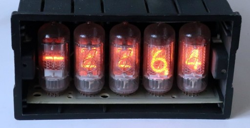 Zdjęcie oferty: Woltomierz cyfrowy typu V628, 400 mV DC, jarzeniowy, 240V AC, 1978 r.